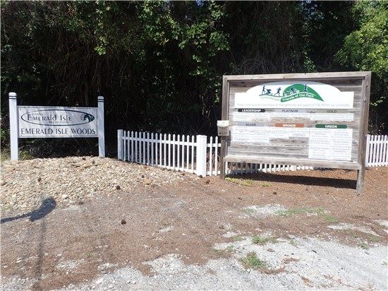 Emerald Isle Woods Park Signs